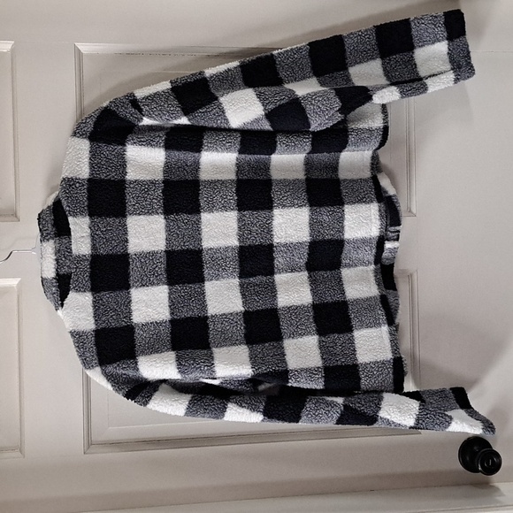 Love Fire Sherpa Buffalo Print Cropped Oversized Fleece Pluse Cardigan Shacket - Picture 7 of 11